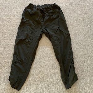 Lululemon Studio Pants Capri Size 12